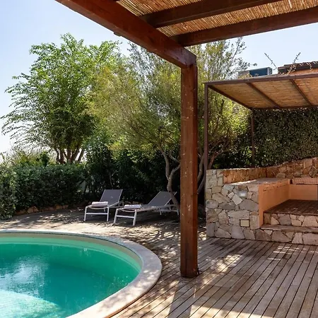 Leone With Pool & Views, Newly Furnished Holiday home *