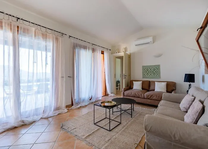 Leone With Pool & Views, Newly Furnished Сasa de vacaciones *