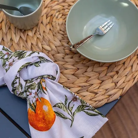 بيت للعطل Leone With Pool & Views, Newly Furnished