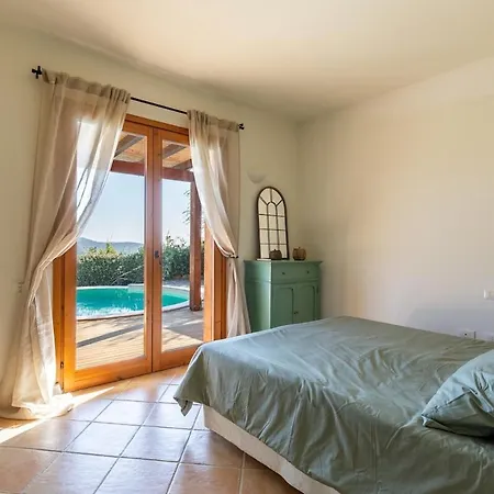 Leone With Pool & Views, Newly Furnished Prázdninový dům