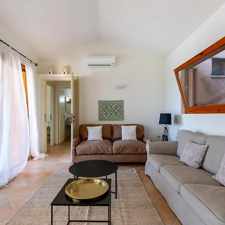 Prázdninový dům Leone With Pool & Views, Newly Furnished Chia
