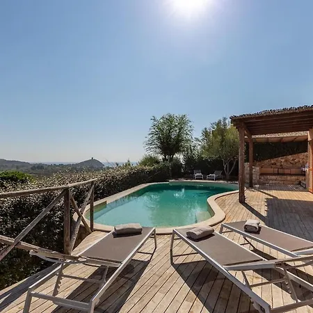 بيت للعطل Leone With Pool & Views, Newly Furnished *