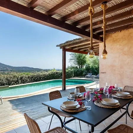 Holiday home Leone With Pool & Views, Newly Furnished Chia