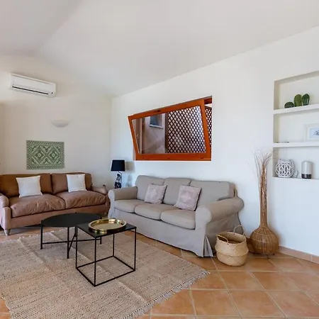 Leone With Pool & Views, Newly Furnished