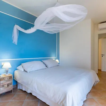 بيت للعطل Leone With Pool & Views, Newly Furnished *