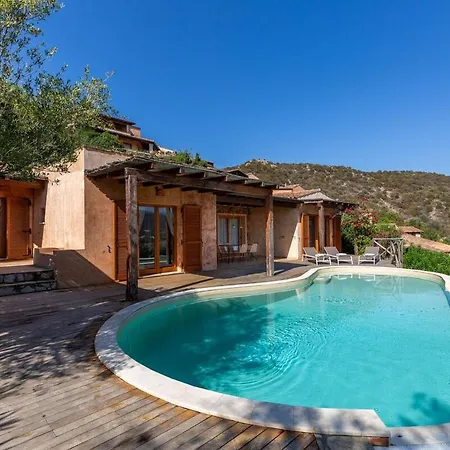 Leone With Pool & Views, Newly Furnished *