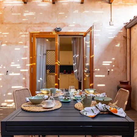 بيت للعطل Leone With Pool & Views, Newly Furnished