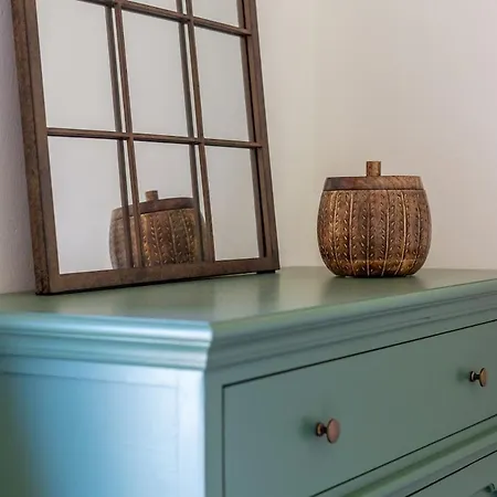 Leone With Pool & Views, Newly Furnished *