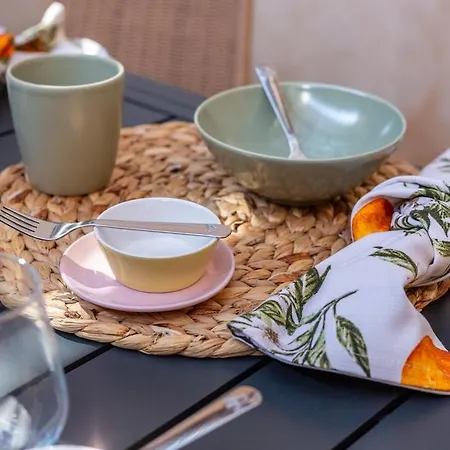 بيت للعطل Leone With Pool & Views, Newly Furnished