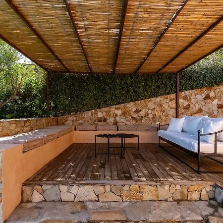 Leone With Pool & Views, Newly Furnished