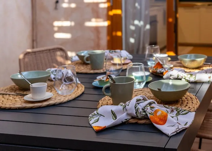 Nyaraló Leone With Pool & Views, Newly Furnished Chia