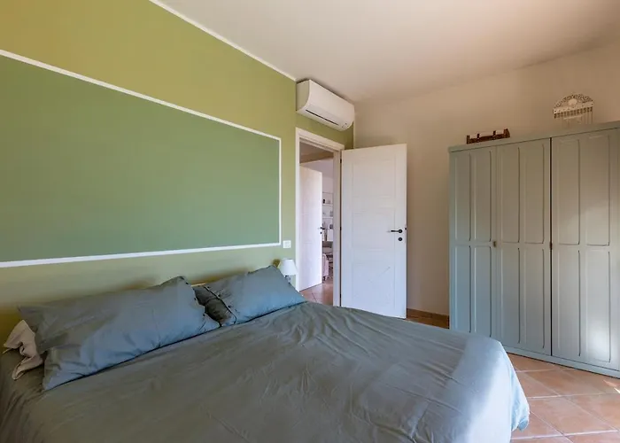Leone With Pool & Views, Newly Furnished Nyaraló Chia