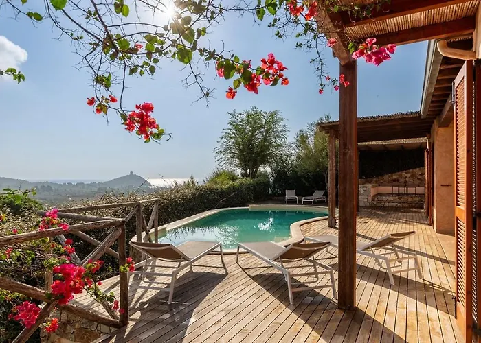 Nyaraló Leone With Pool & Views, Newly Furnished