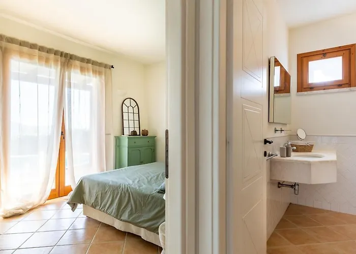 Nyaraló Leone With Pool & Views, Newly Furnished