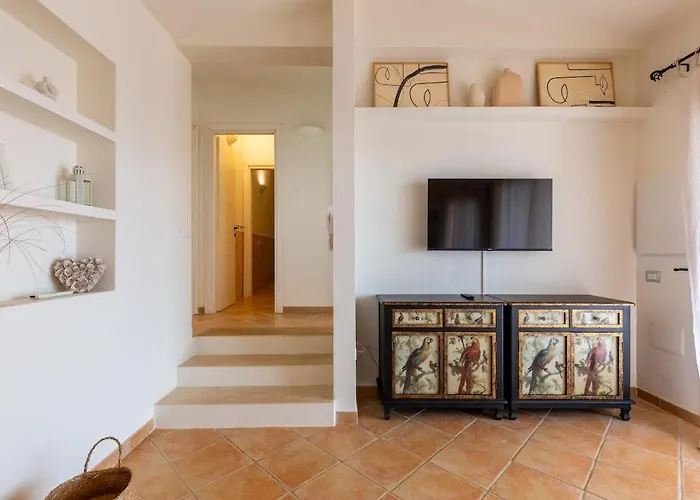 Leone With Pool & Views, Newly Furnished Nyaraló *