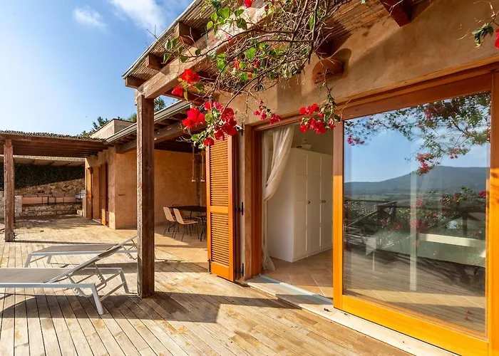 Leone With Pool & Views, Newly Furnished