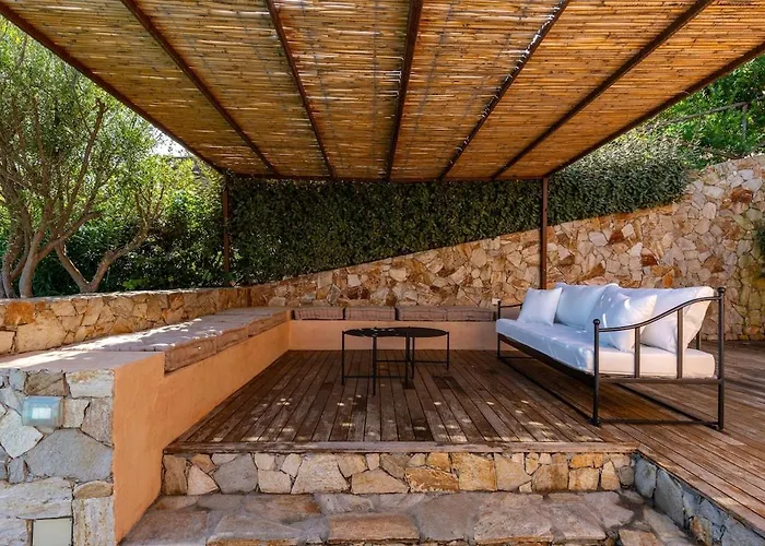 Leone With Pool & Views, Newly Furnished
